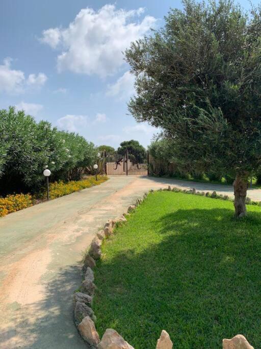 Villa Maveda, Un Dammuso Immerso Nel Verde Lampedusa Exterior foto